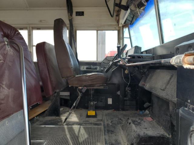 1GBL7T1C7YJ500203 - 2000 CHEVROLET B-SERIES B7T042 黄色 照片 5