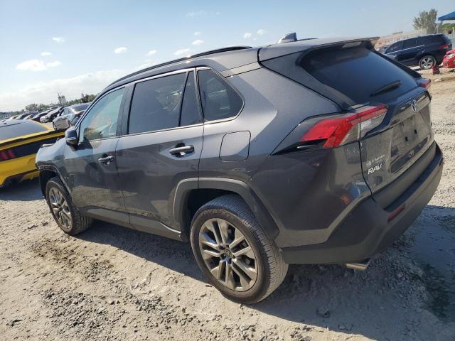 2T3C1RFVXPC231495 - 2023 TOYOTA RAV4 XLE PREMIUM GRAY photo 2