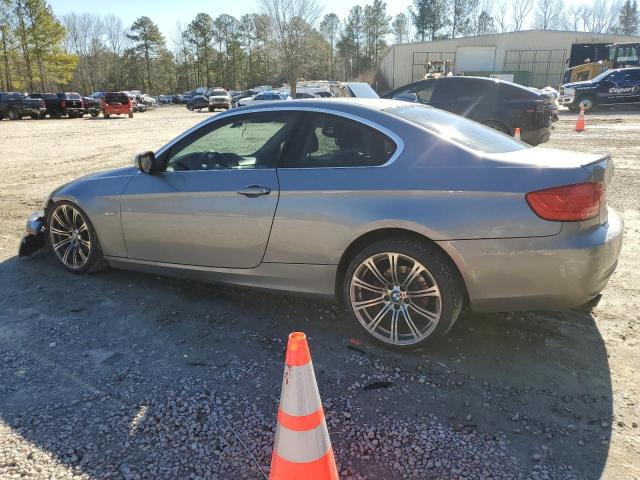 WBAKE5C52BE755118 - 2011 BMW 328 I SULEV GRAY photo 2