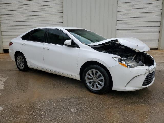 4T1BF1FK1HU314729 - 2017 TOYOTA CAMRY LE WHITE photo 4