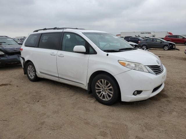 5TDYK3DC7ES434441 - 2014 TOYOTA SIENNA XLE WHITE photo 4