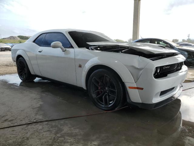 2C3CDZFJ3KH708574 - 2019 DODGE CHALLENGER R/T SCAT PACK WHITE photo 4