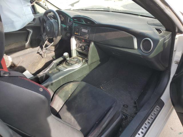 JF1ZNAA19D2703764 - 2013 TOYOTA SCION FR-S WHITE photo 8