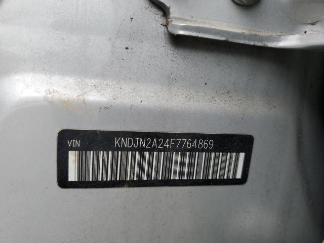 KNDJN2A24F7764869 - 2015 KIA SOUL SILVER photo 12