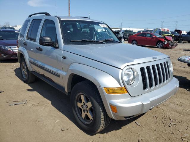1J4GL38K95W639781 - 2005 JEEP LIBERTY RENEGADE GRAY photo 4