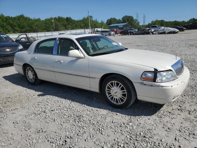 1LNHM83V07Y605575 - 2007 LINCOLN TOWN CAR DESIGNER CREAM photo 4