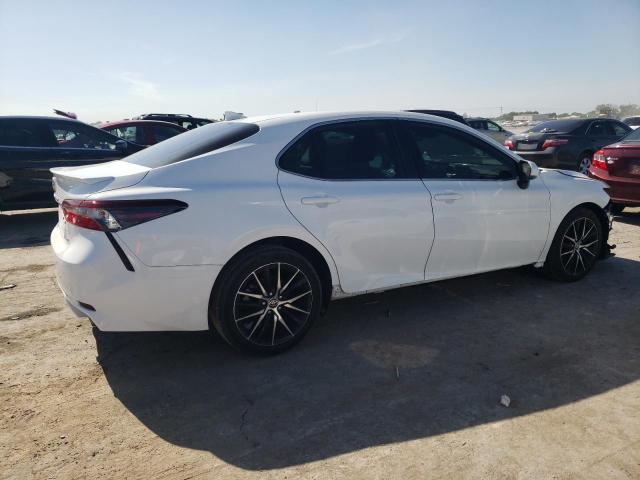 4T1G11AK8PU722946 - 2023 TOYOTA CAMRY SE NIGHT SHADE WHITE photo 3