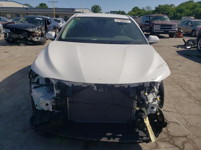 4T1G11AK8PU722946 - 2023 TOYOTA CAMRY SE NIGHT SHADE WHITE photo 5