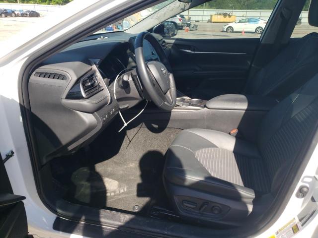 4T1G11AK8PU722946 - 2023 TOYOTA CAMRY SE NIGHT SHADE WHITE photo 7