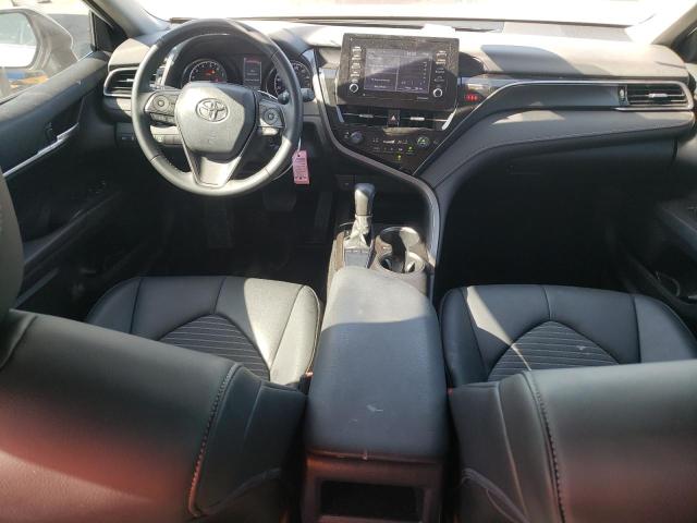 4T1G11AK8PU722946 - 2023 TOYOTA CAMRY SE NIGHT SHADE WHITE photo 8