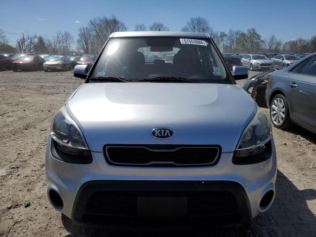 KNDJT2A59D7529588 - 2013 KIA SOUL SILVER photo 5