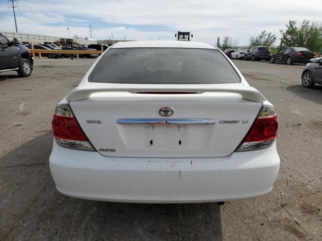 JTDBE30K863041500 - 2006 TOYOTA CAMRY LE WHITE photo 6