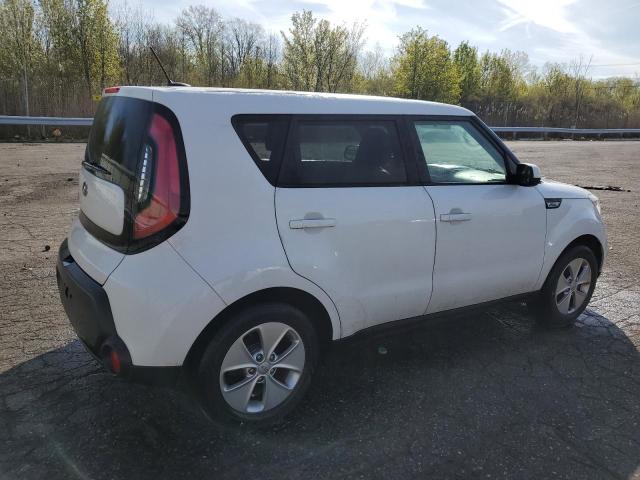 KNDJN2A22G7285013 - 2016 KIA SOUL WHITE photo 3