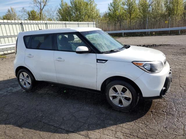 KNDJN2A22G7285013 - 2016 KIA SOUL WHITE photo 4