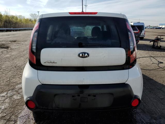 KNDJN2A22G7285013 - 2016 KIA SOUL WHITE photo 6