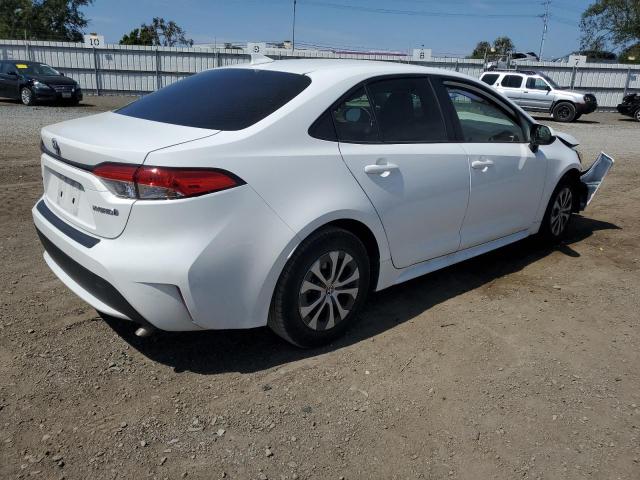 JTDEAMDE6N3012921 - 2022 TOYOTA COROLLA LE WHITE photo 3