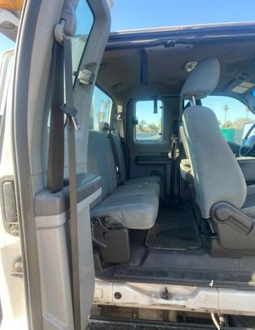 3FRWX6FC3BV453956 - 2011 FORD F650 SUPER DUTY WHITE photo 6