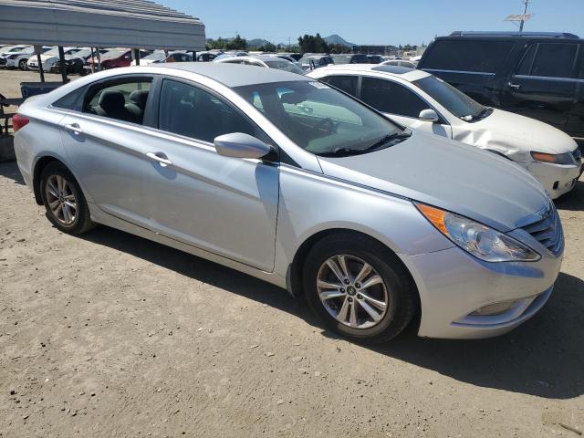 5NPEB4AC2DH805569 - 2013 HYUNDAI SONATA GLS SILVER photo 4