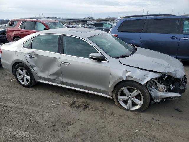 1VWBN7A32DC048404 - 2013 VOLKSWAGEN PASSAT SE GRAY photo 4