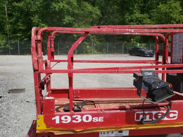 16400211 - 2017 MEC LIFT RED photo 6