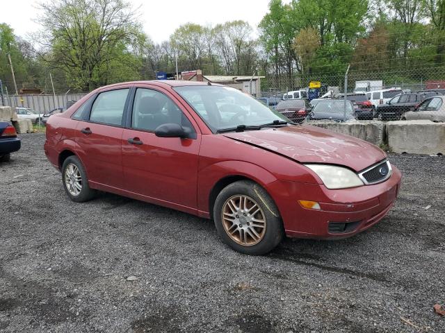 1FAFP34NX5W137471 - 2005 FORD FOCUS ZX4 RED photo 4