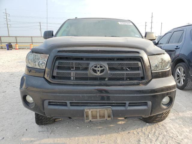 5TFRM5F15AX005907 - 2010 TOYOTA TUNDRA DOUBLE CAB SR5 BLACK photo 5