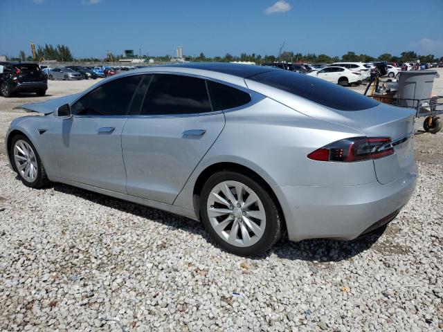 5YJSA1E20HF191499 - 2017 TESLA MODEL S 银色 照片 2