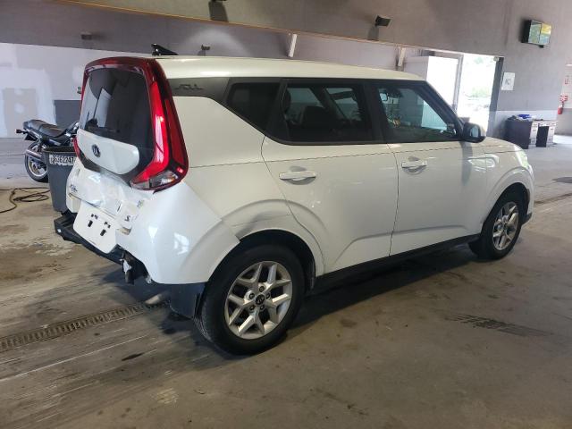 KNDJ23AU2L7719070 - 2020 KIA SOUL LX WHITE photo 3