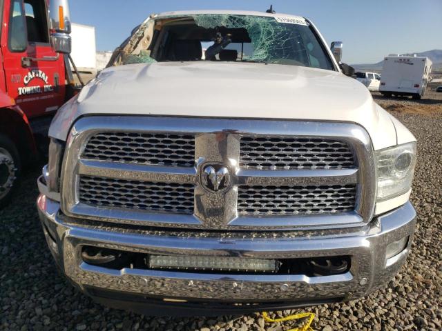 3C63R3ML2JG229342 - 2018 RAM 3500 LARAMIE WHITE photo 5