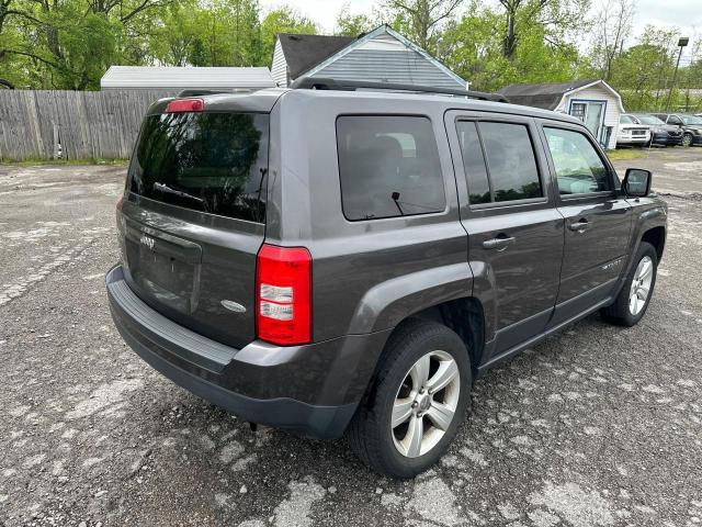 1C4NJRFB5FD280273 - 2015 JEEP PATRIOT LATITUDE GRAY photo 4