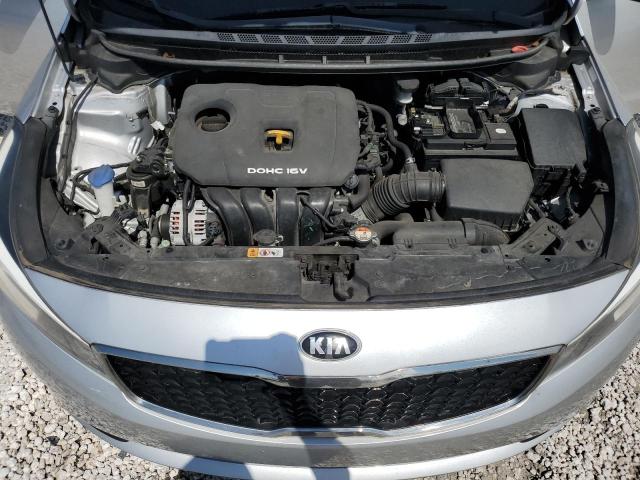 3KPFK4A74JE200184 - 2018 KIA FORTE LX GRAY photo 11