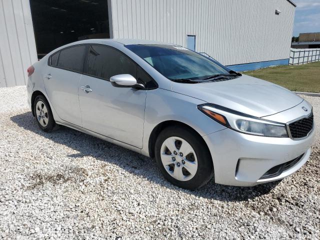 3KPFK4A74JE200184 - 2018 KIA FORTE LX GRAY photo 4