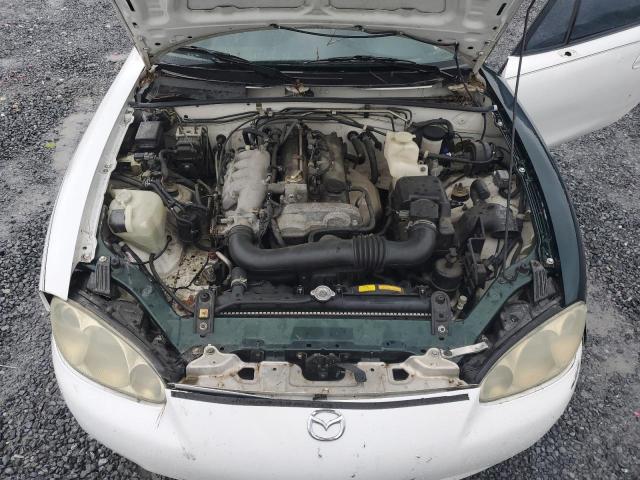 JM1NB353510207103 - 2001 MAZDA MX-5 MIATA BASE WHITE photo 11