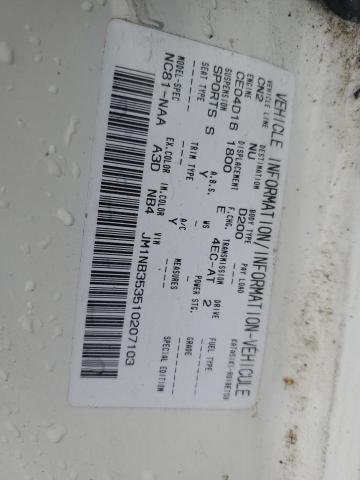 JM1NB353510207103 - 2001 MAZDA MX-5 MIATA BASE WHITE photo 12