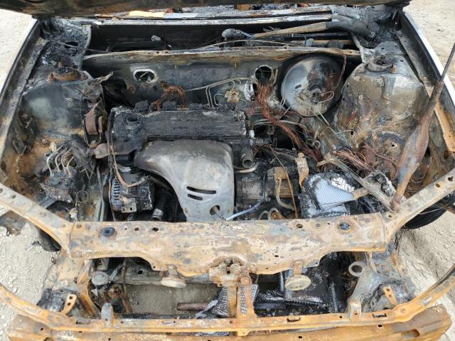 JTDBE32K330196403 - 2003 TOYOTA CAMRY LE SILVER photo 11