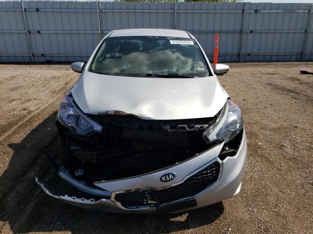 KNAFX4A6XF5385348 - 2015 KIA FORTE LX SILVER photo 5