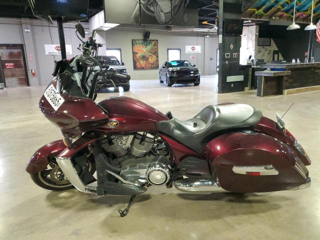 5VPDB36D5A3005140 - 2010 VICTORY MOTORCYCLES CROSS COUN برغندي صورة 3