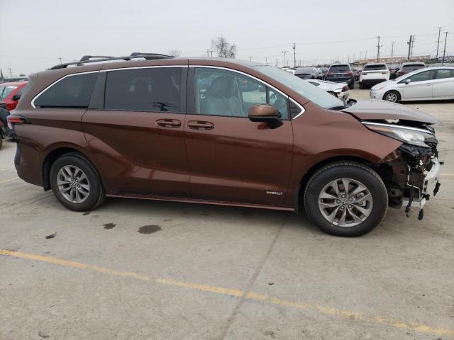 5TDKRKEC6MS059523 - 2021 TOYOTA SIENNA LE BROWN photo 4