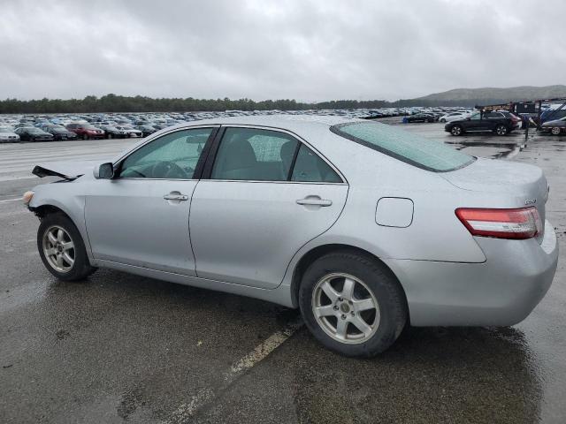 4T1BF3EK3AU090186 - 2010 TOYOTA CAMRY BASE Արծաթագույն լուսանկար 2