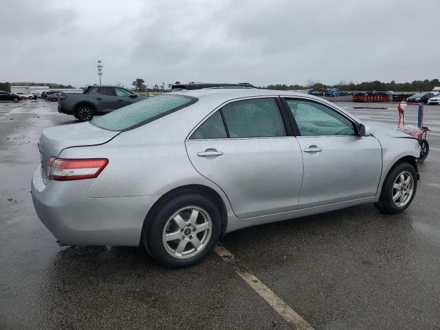 4T1BF3EK3AU090186 - 2010 TOYOTA CAMRY BASE Արծաթագույն լուսանկար 3