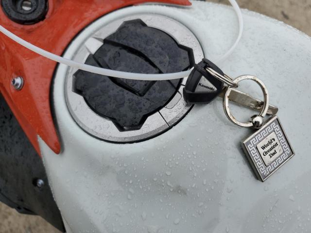 ML5EXER13PDA90836 - 2023 KAWASAKI EX650 R Белый фото 8