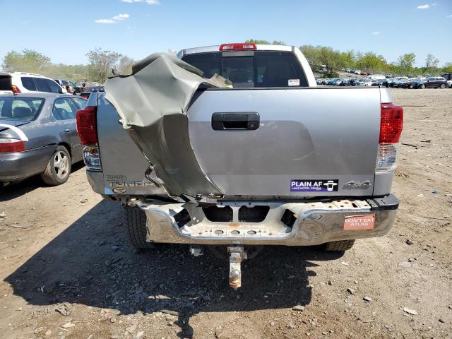 5TFUM5F16BX025997 - 2011 TOYOTA TUNDRA DOUBLE CAB SR5 SILVER photo 6