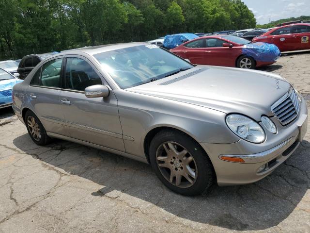 WDBUF65J24A434956 - 2004 MERCEDES-BENZ E 320 GRAY photo 4