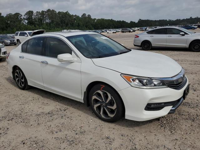 1HGCR3F82HA001711 - 2017 HONDA ACCORD EXL WHITE photo 4