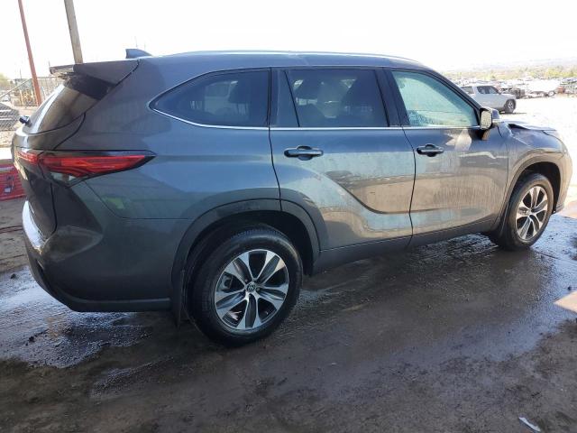 5TDGZRBH4MS554771 - 2021 TOYOTA HIGHLANDER XLE GRAY photo 3