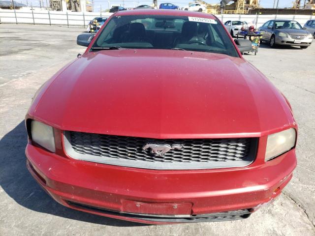 1ZVHT80N385115479 - 2008 FORD MUSTANG RED photo 5