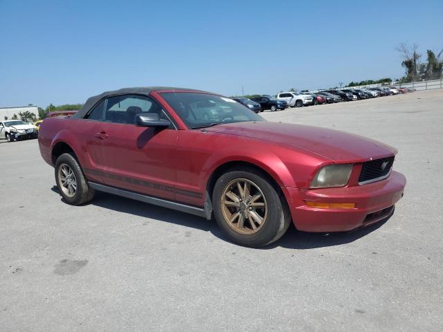 1ZVFT84NX55233686 - 2005 FORD MUSTANG MAROON photo 4