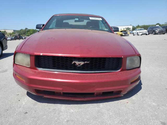 1ZVFT84NX55233686 - 2005 FORD MUSTANG MAROON photo 5