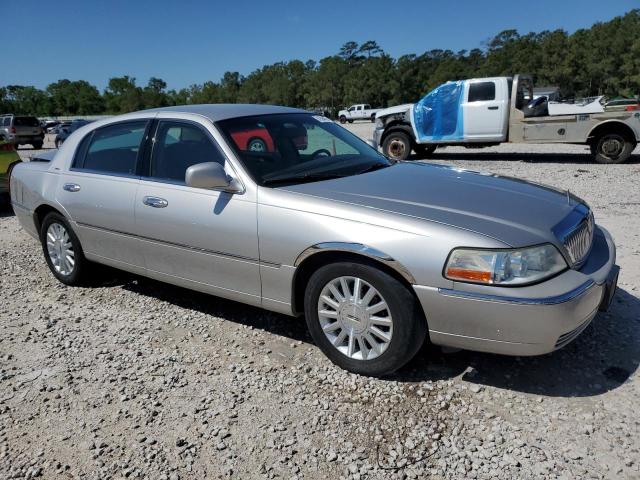 1LNHM81W33Y630251 - 2003 LINCOLN TOWN CAR EXECUTIVE Արծաթագույն լուսանկար 4