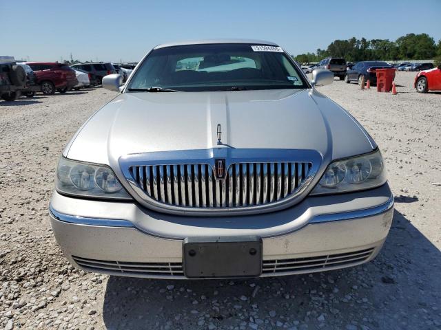 1LNHM81W33Y630251 - 2003 LINCOLN TOWN CAR EXECUTIVE Արծաթագույն լուսանկար 5